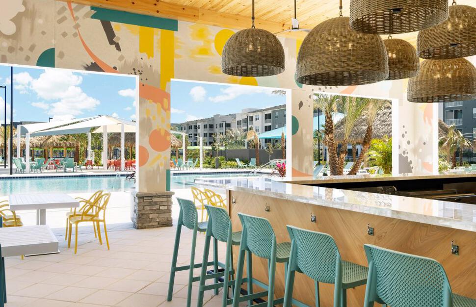Aqua Bar & Grille