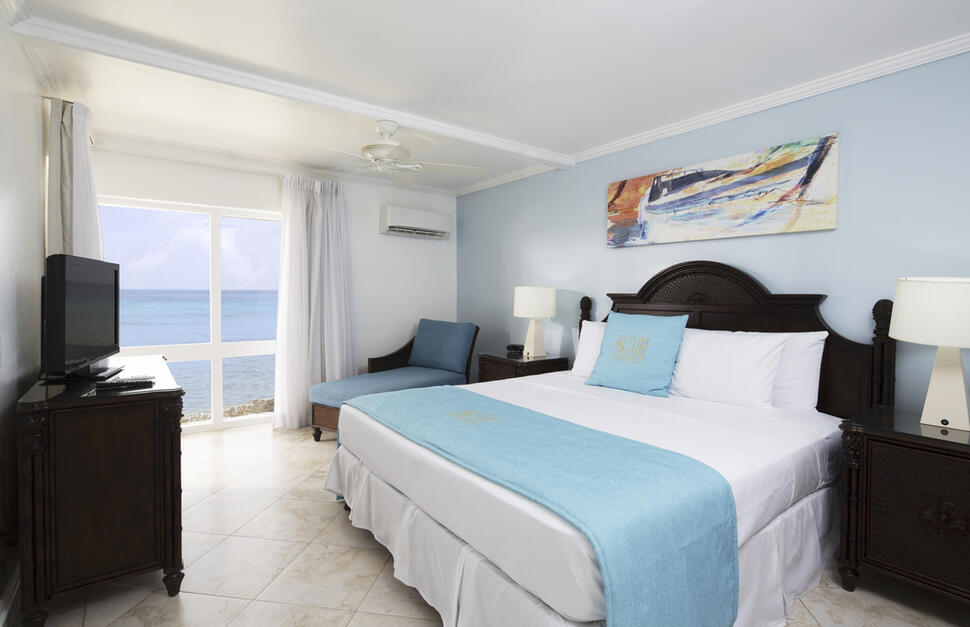 1-Bedroom Oceanfront Suite