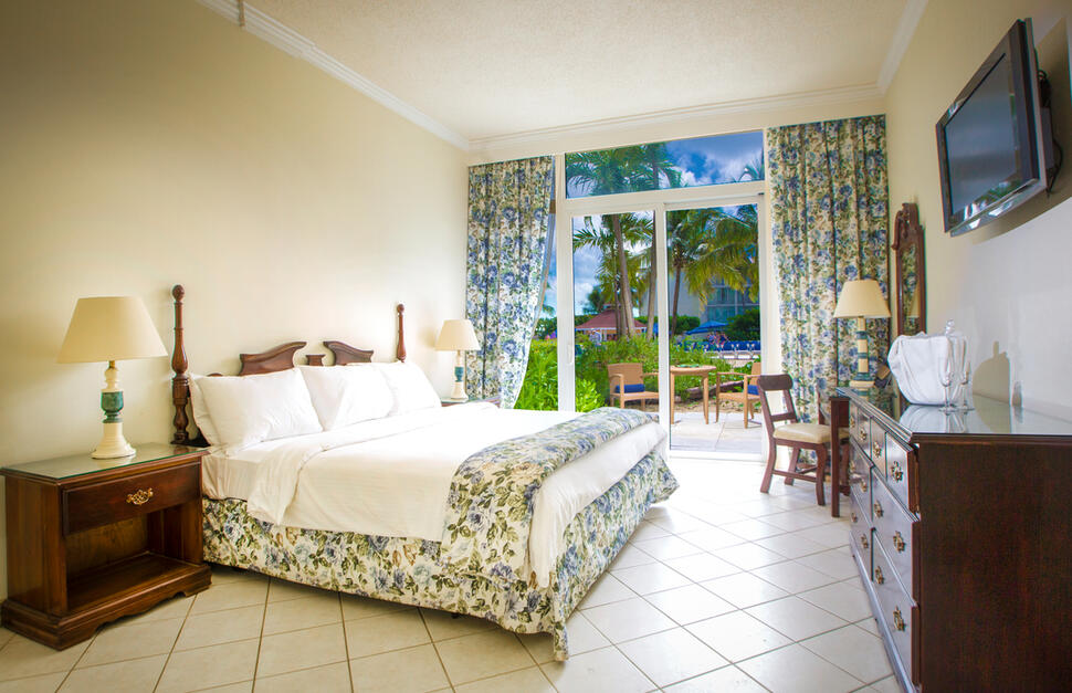 Garden/Pool View Room, Breezes Bahamas