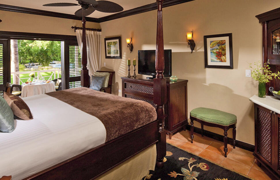 Honeymoon Hideaway Luxury Club Level Garden Cottage