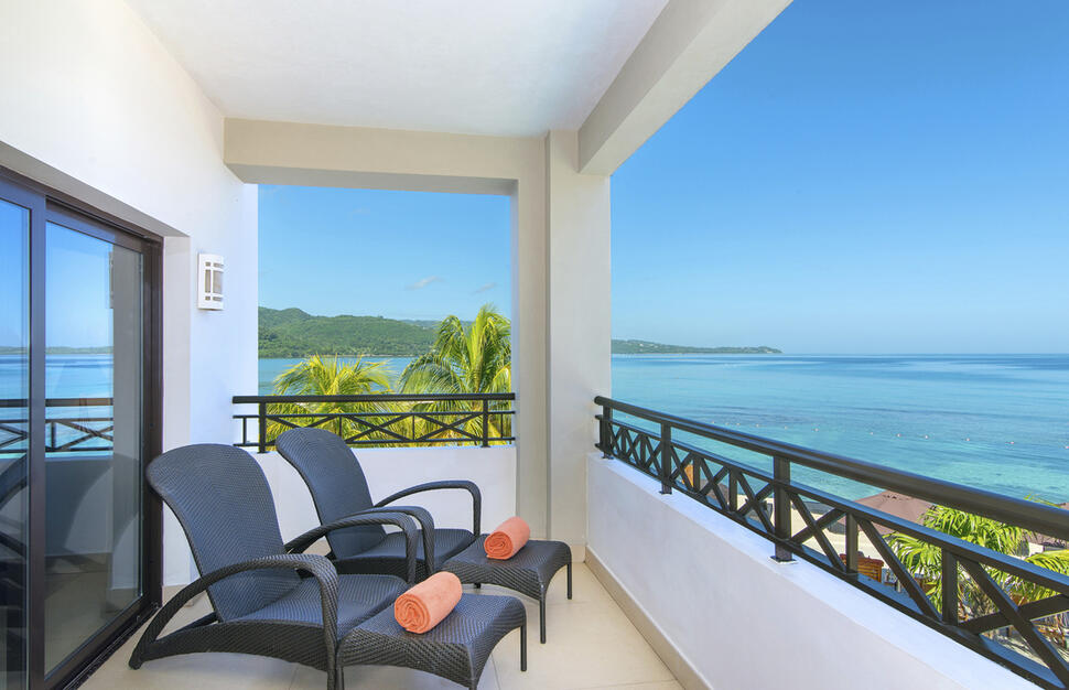 Preferred Club Master Suite Ocean Front