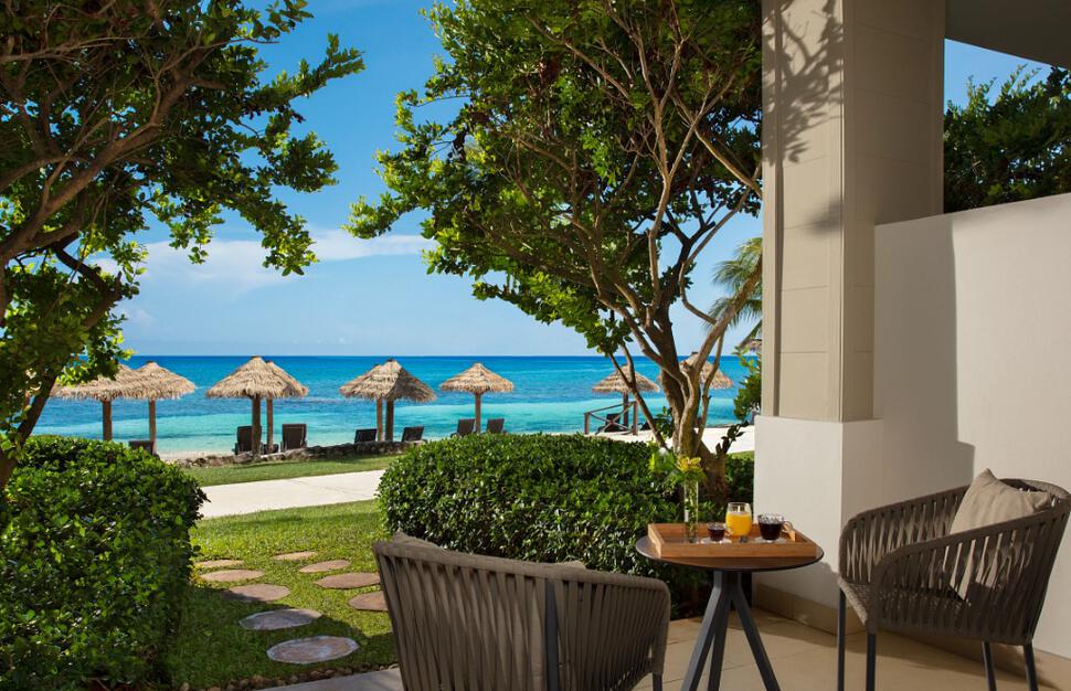 Preferred Club Premium Junior Suite Beach Front