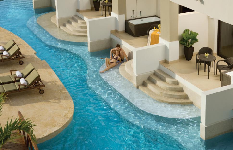 Preferred Club Swim Out Suites