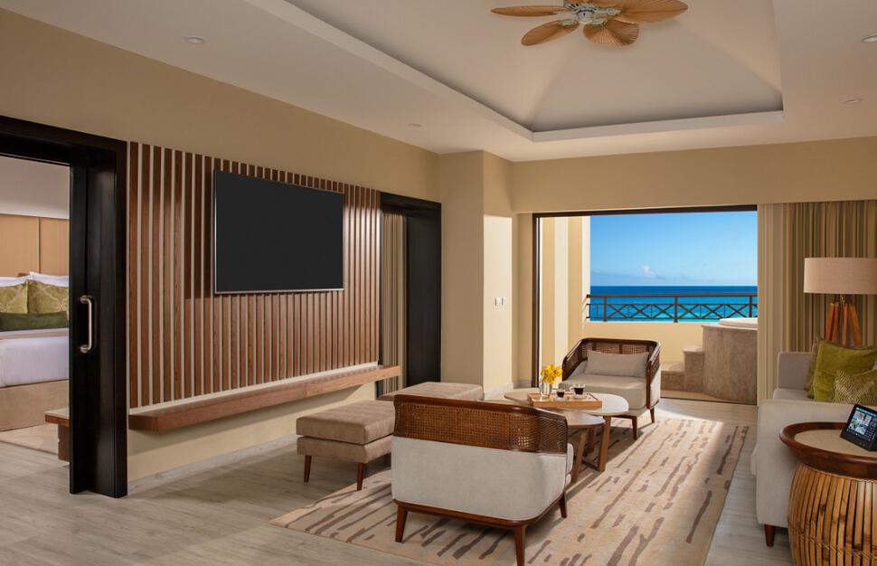 Preferred Club Master Suite Ocean Front
