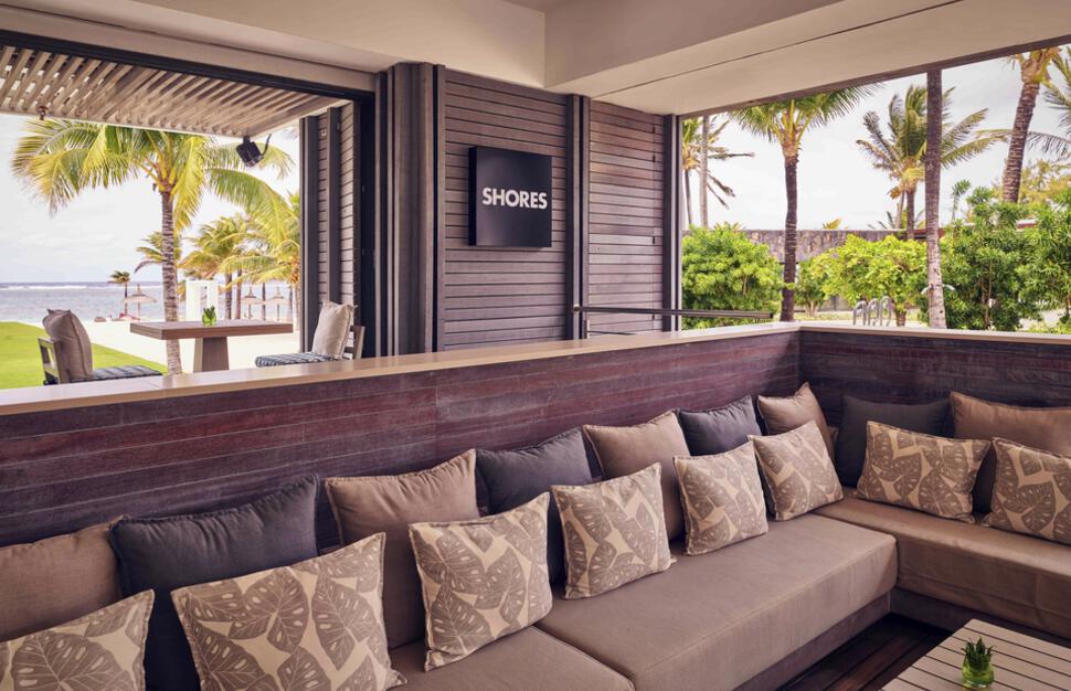 Shores bar