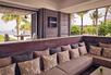 Shores bar