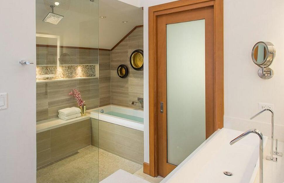 Longshore Beachfront Two-Story One Bedroom Butler Villa Suite w/ Tranquility Soaking Tub