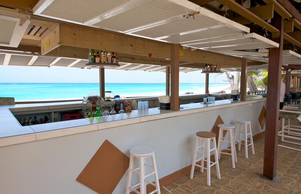 Pool Bar