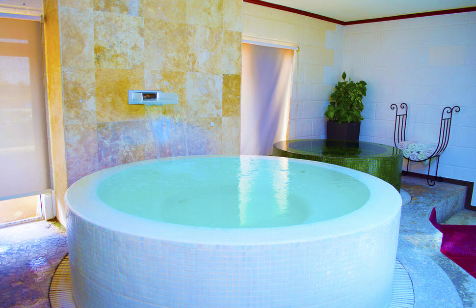 Water Oasis Chakra Spa