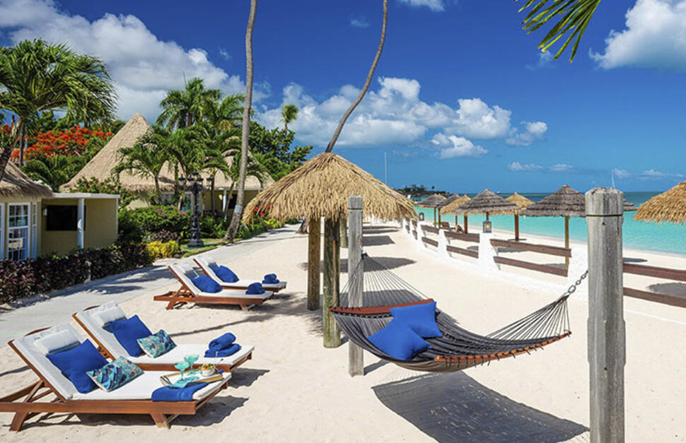 Caribbean Beachfront Butler Rondoval