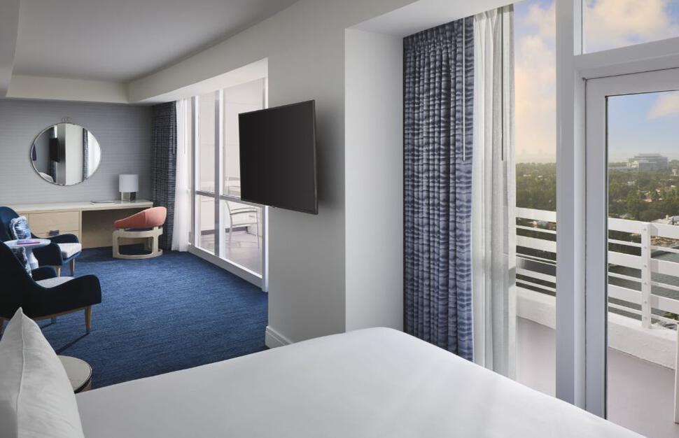 Deluxe Bayview Room with Balcony