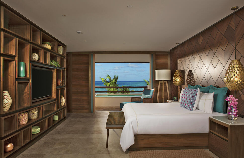 Preferred Club Honeymoon Suite