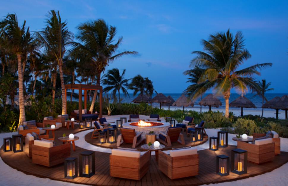 Beach Club fire-pit