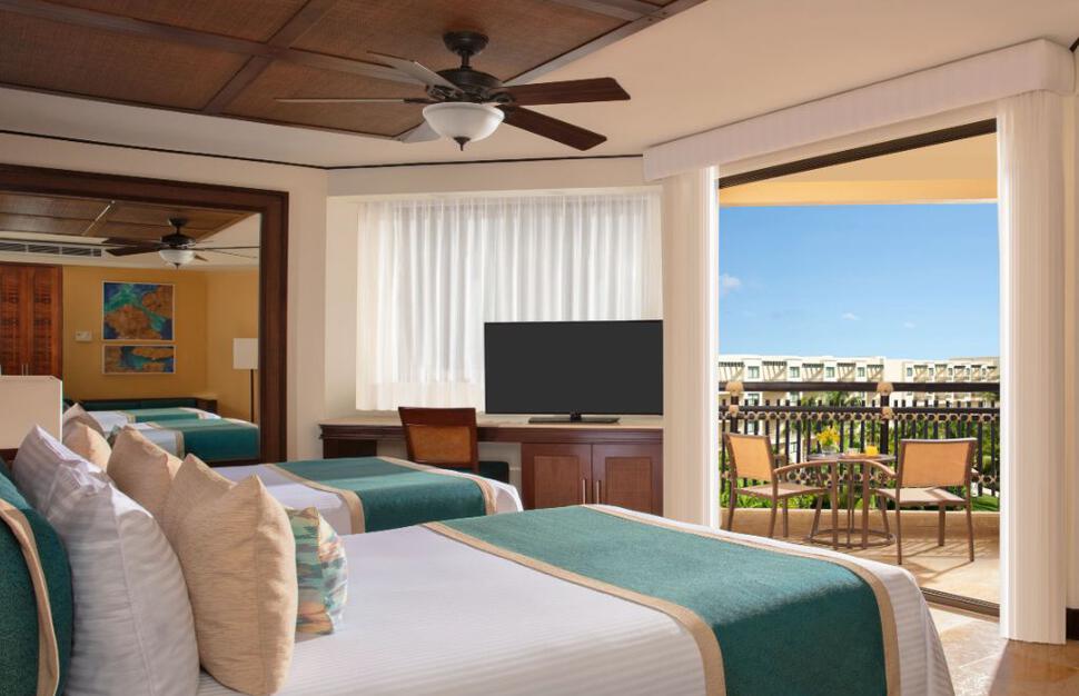 Premium Deluxe Tropical and Garden View Room
