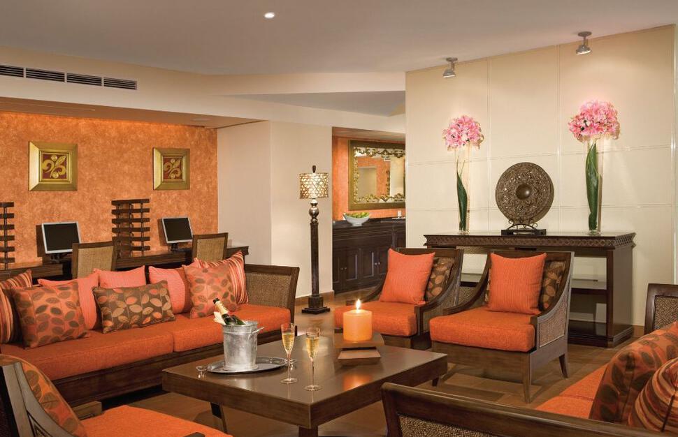 Preferred Club Lounge