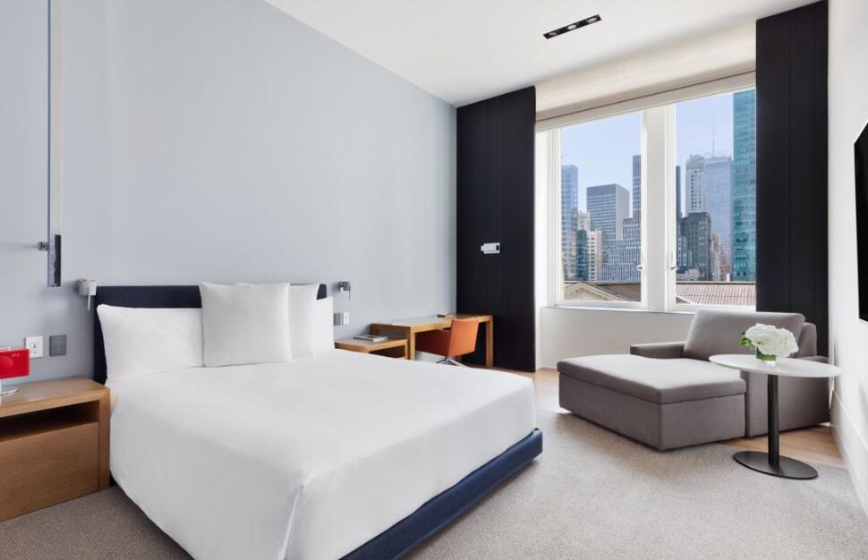 Deluxe City View King Room