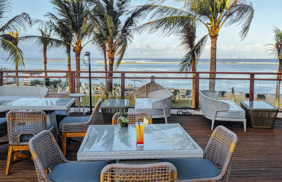 JJ Rooftop Lounge