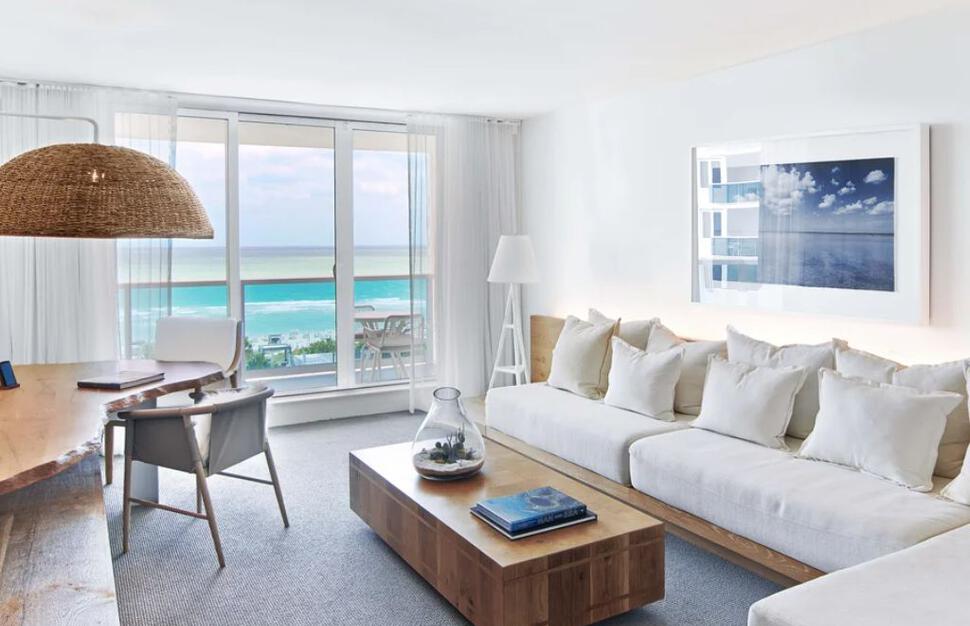 Ocean Front One Bedroom Suite with Balcony