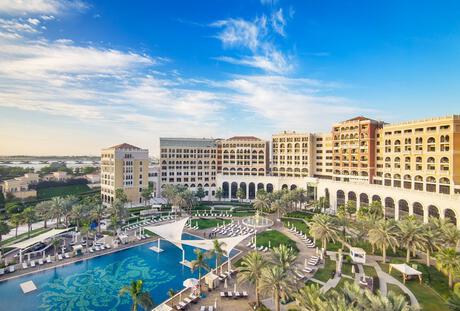Ritz-Carlton Abu Dhabi, Grand Canal