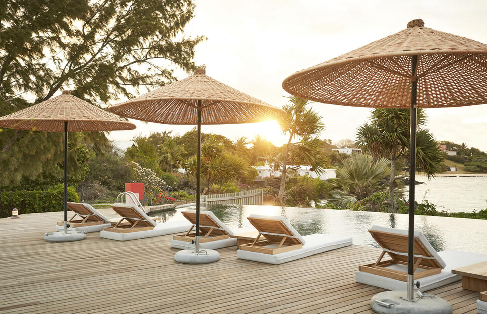 Peninsula pool
