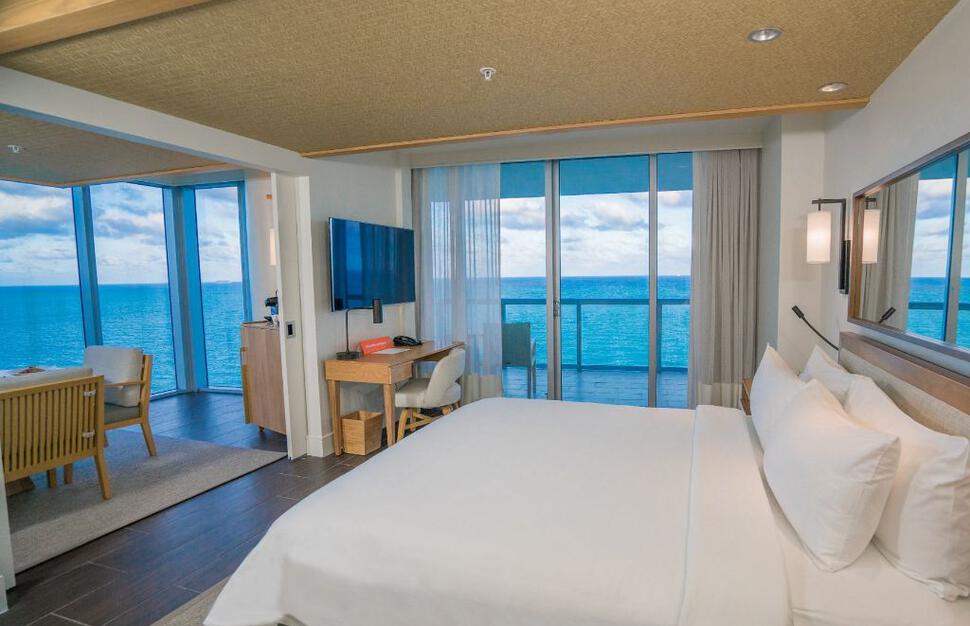 One Bedroom Oceanfront Suite King with Balcony