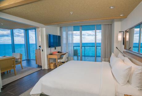 One Bedroom Oceanfront Suite King with Balcony