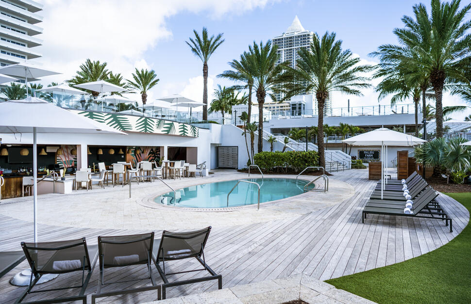 Pool and Aquatica Bar