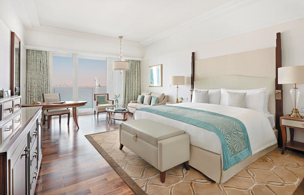 Deluxe Skyline Sea View Room