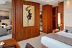 Deluxe Corner Suite