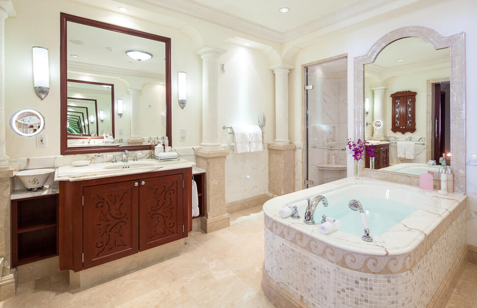 Dolphin Suite