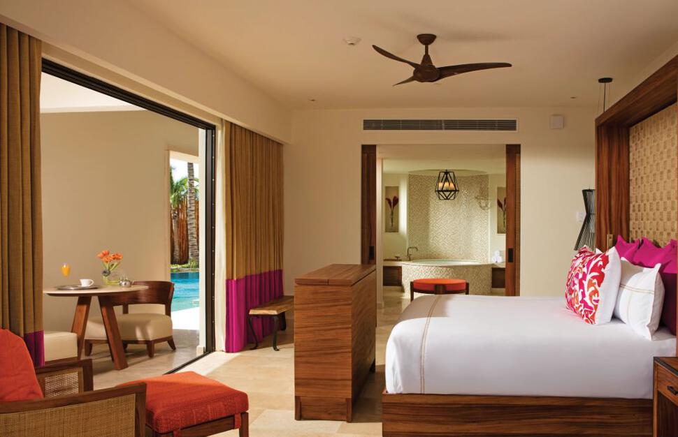 Romance Master Suite Swim Out