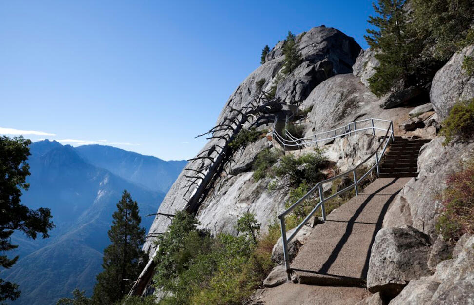 Moro Rock Trail