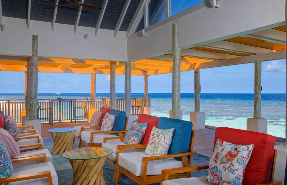 Raa Bandhi Poolside Bar