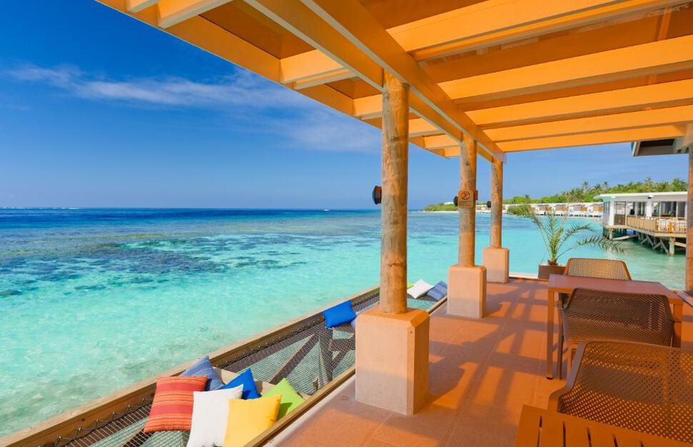 Raa Bandhi Poolside Bar