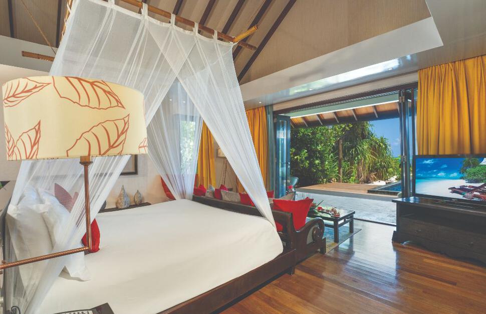 Kanifushi Beach Villa with Pool