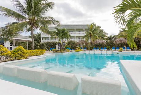 The Signature Level at Grand Palladium Lady Hamilton Resort & Spa