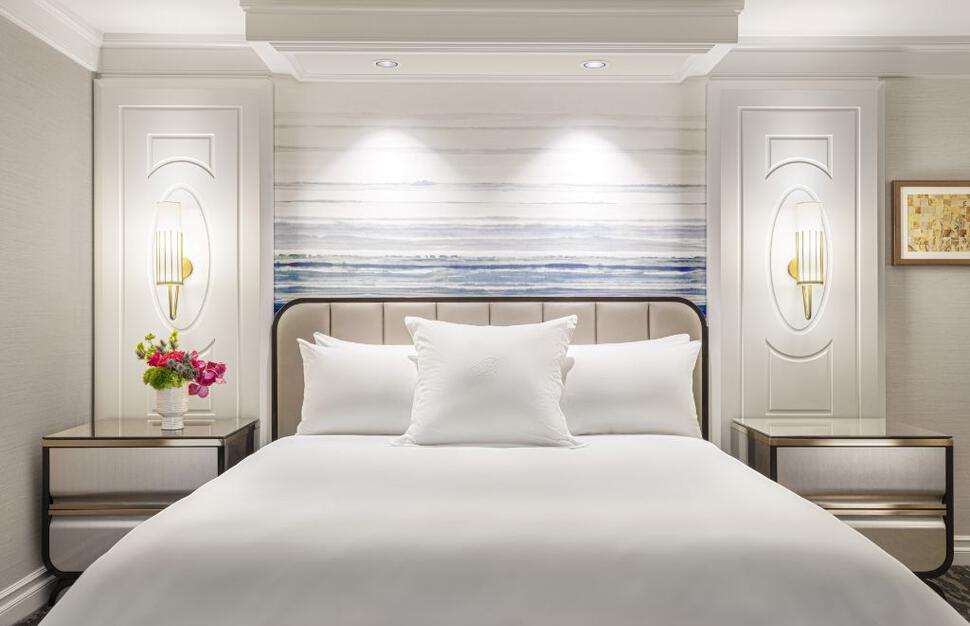 Remodeled Strip View Spa King