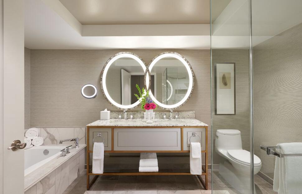 Remodeled Strip View Spa King