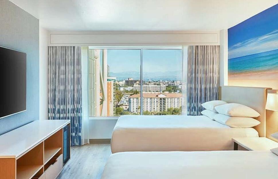 Deluxe Two Queen Room