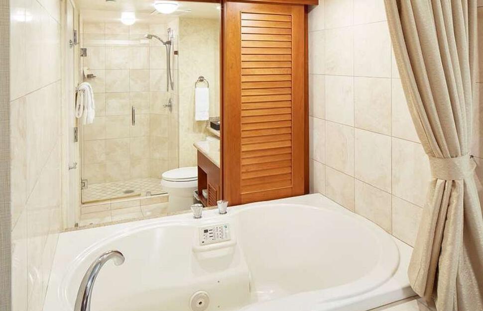 Oceanfront Jacuzzi Room