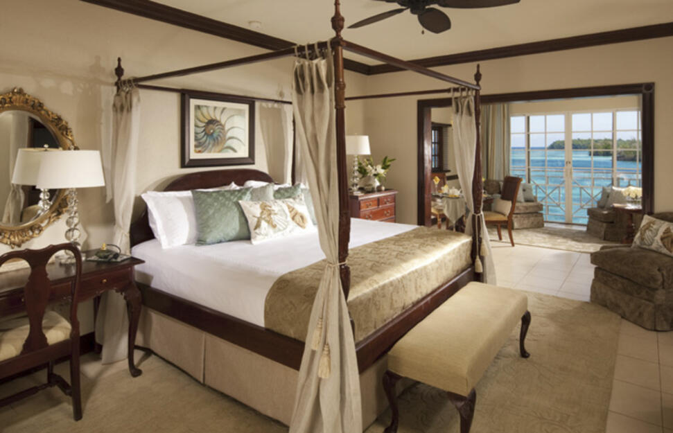 Royal Monarch Oceanfront Butler Suite