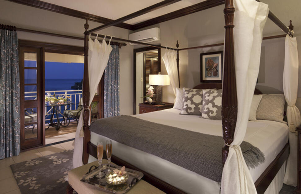 Royal Oceanfront One Bedroom Butler Suite