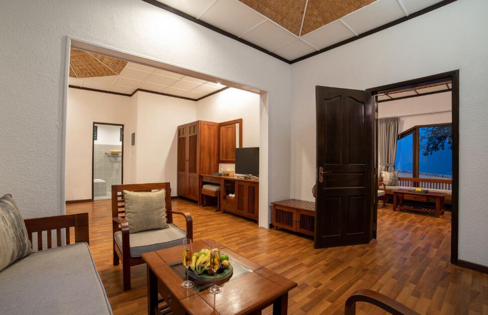 Deluxe Beachfront Room