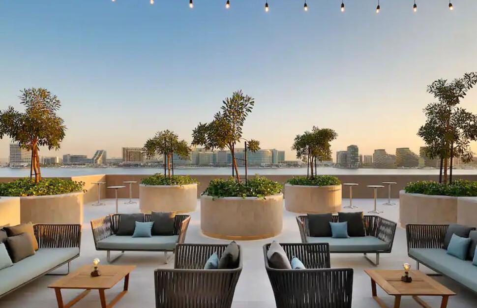 Grand terrace