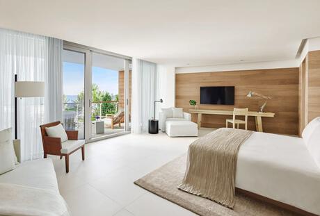 Oceanfront Bungalow Room