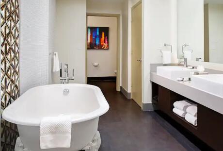 Presidential Suite bathroom