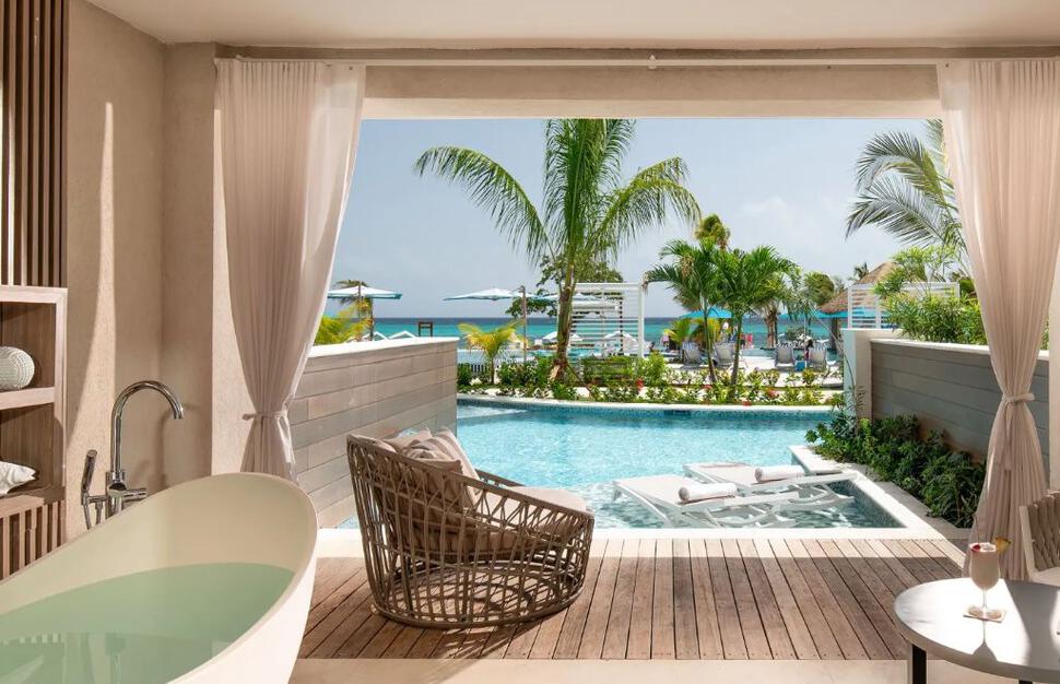 Tufa Terrace Swim-up One Bedroom Butler Suite