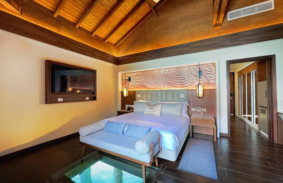 Chairman/Luxury Presidential Sunset Overwater Suite