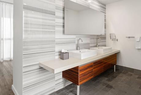 King Balcony City View