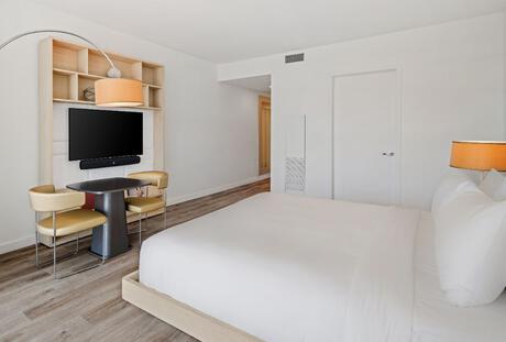 King Balcony Bay View